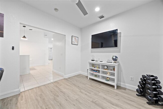 Building Photo - 243 Coral Trace Ln