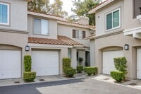 Building Photo - Charming Ground-Level Condo in California ...
