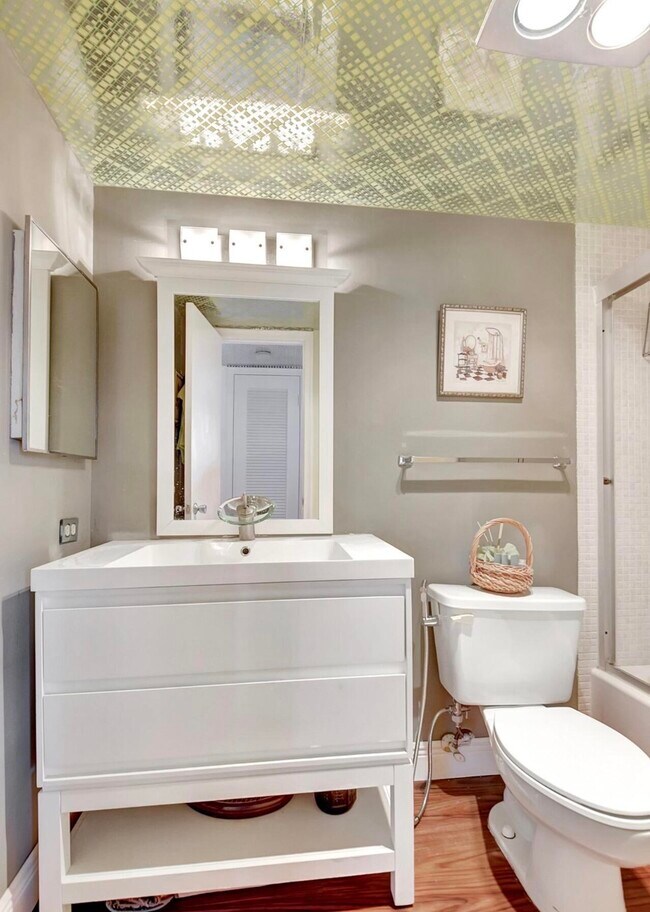 Building Photo - 4070 Tivoli Ct