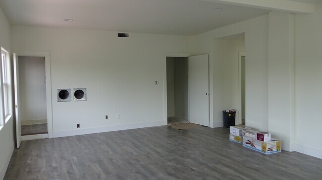 Building Photo - 4302 Normal Ave