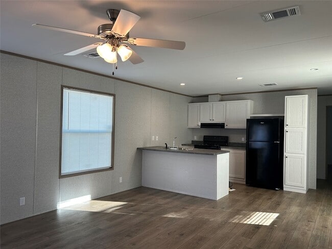 Building Photo - 7699 Peden Rd