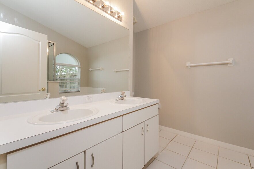 Building Photo - 9007 Egret Cove Cir