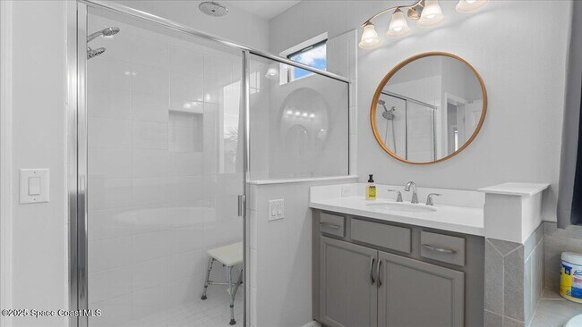 Building Photo - 8032 Mocan Ct