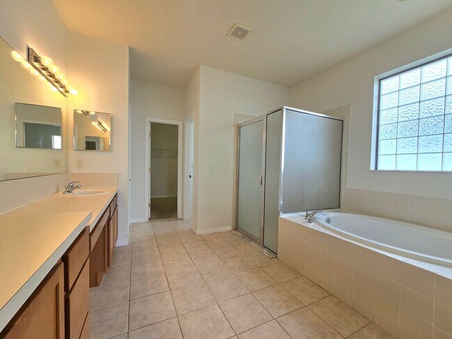 Building Photo - Waterfront home for RENT! 4 bed/2.5 bath