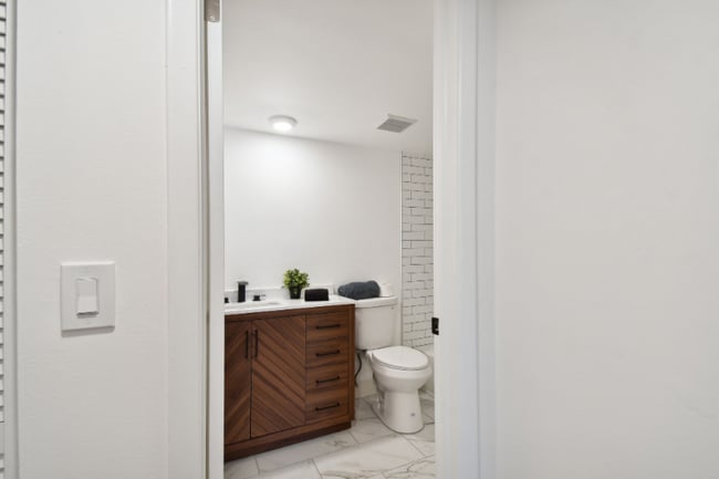 Building Photo - 9700 Starkey Rd