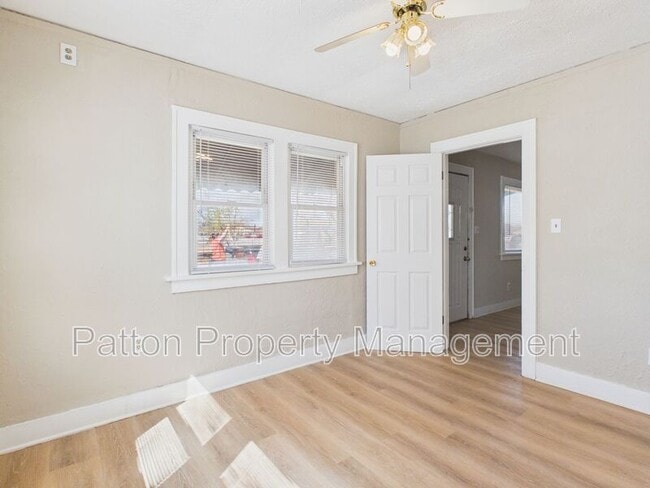 Building Photo - 3411 S Polk St