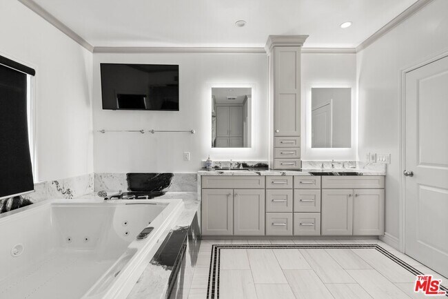 Building Photo - 22405 Calipatria Dr