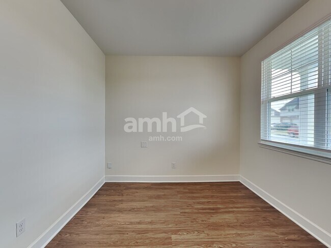 Building Photo - 4268 Longfellow Dr