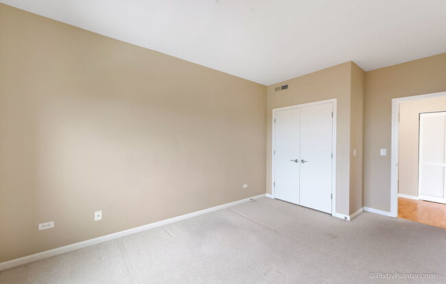 Building Photo - 100 N Hermitage Ave