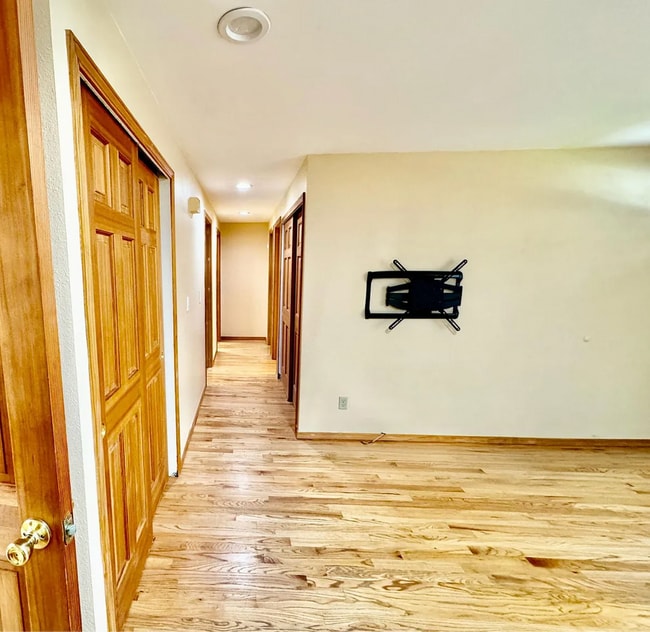 Building Photo - Charming 3 Bed/2 Bath Single Family Home i...