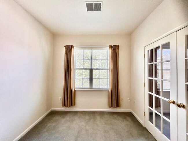 Building Photo - 13027 Middlebrook Road