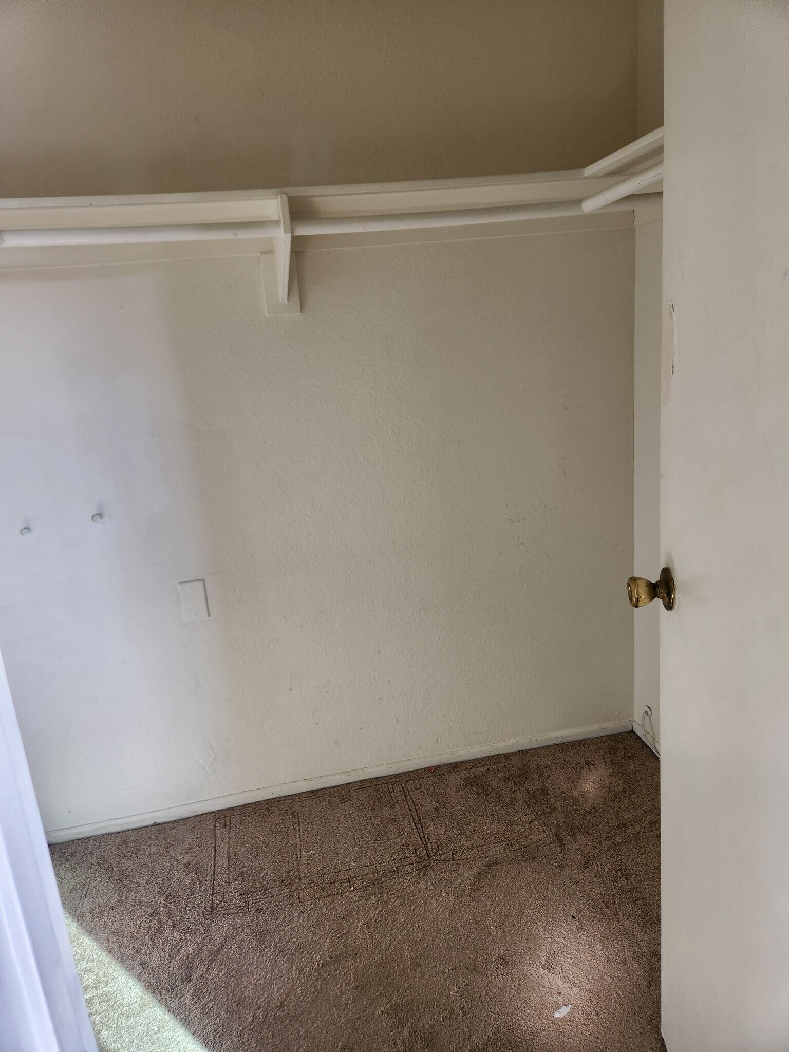 Building Photo - 8726 Independence Ave