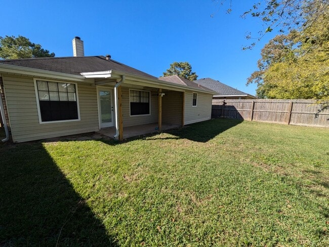 Building Photo - 3570 Briar Creek Dr