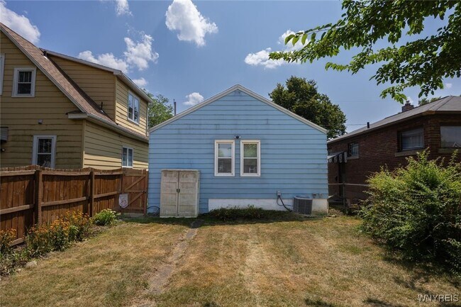 Building Photo - 2784 Monroe Ave
