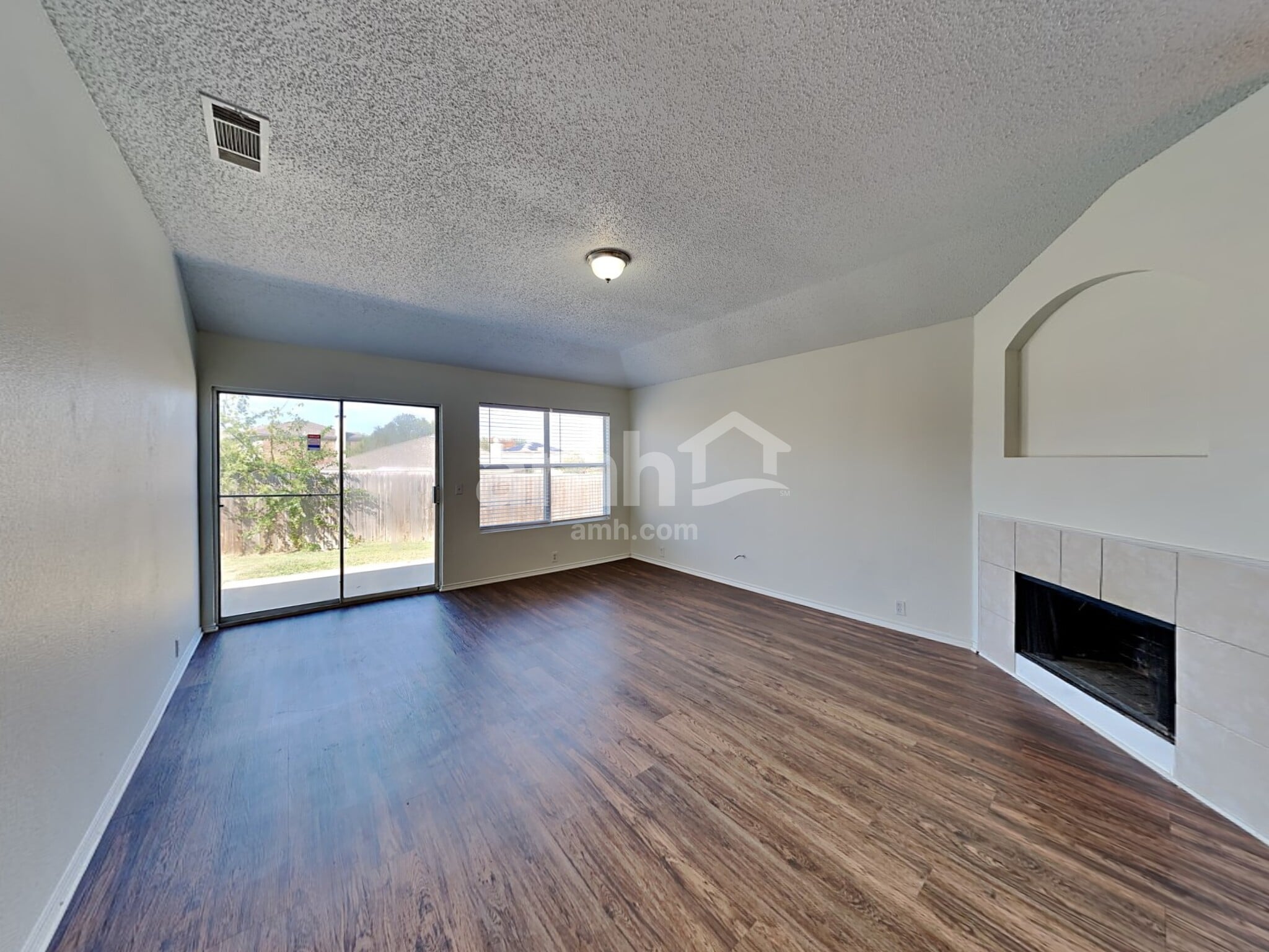 Building Photo - 1605 Heritage Blvd