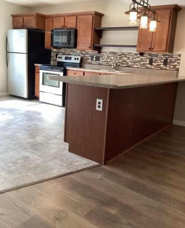 Building Photo - 3 bedroom, 2.5 bath Condo: Stoneview Neighborhood in Ellettsville! Available NOW!!