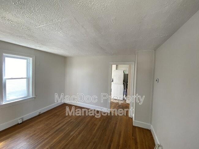 Building Photo - 604 Maury St