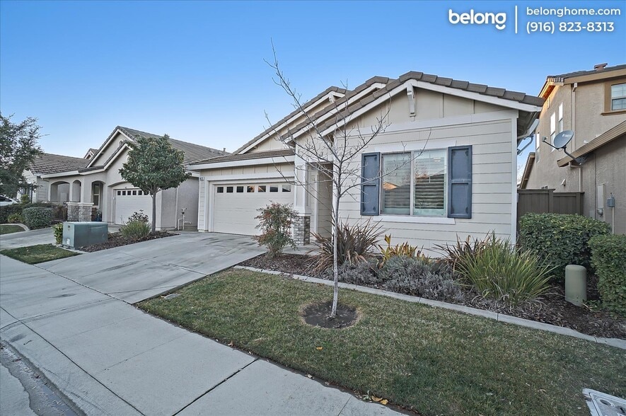 Building Photo - 1873 Rezzano Way