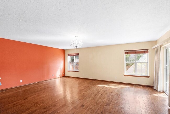 Building Photo - 9441 Allande Rd NE