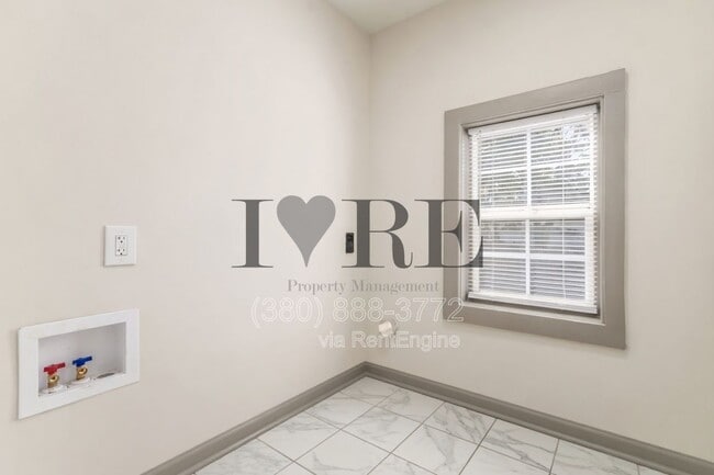 Building Photo - 1299 W Broad St