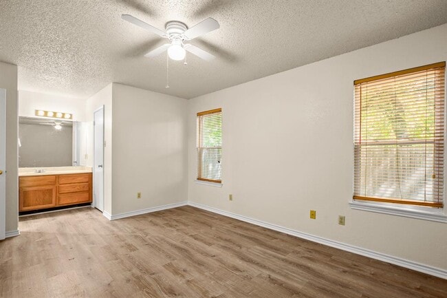 Building Photo - 13309 Saddlebrook Trail
