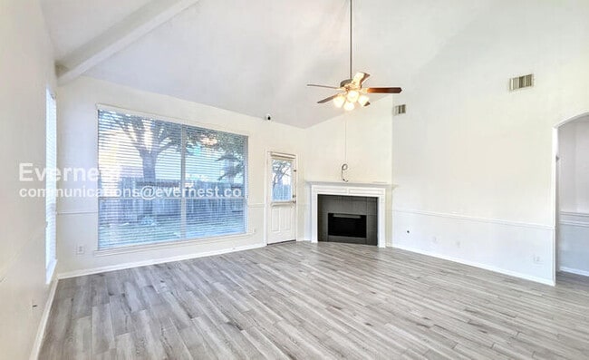 Building Photo - PROMO: Get $500 OFF the first month’s rent when you sign the lease today! / 4 Bed/2.5 Bath Home w...
