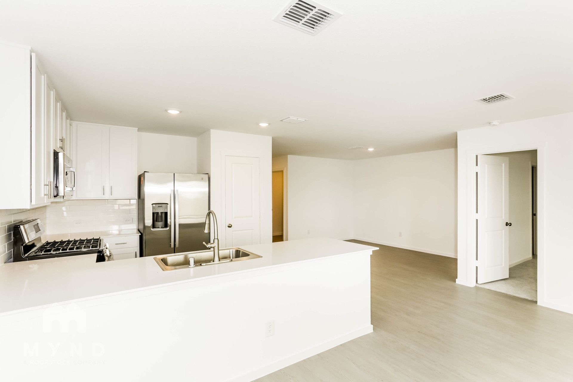 Building Photo - 2733 Mistwood Dr