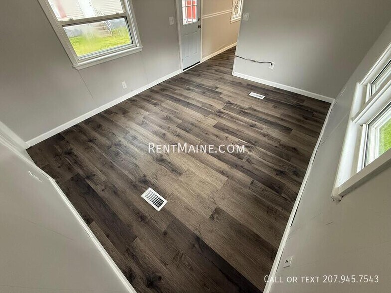 Building Photo - 799 Stillwater Ave