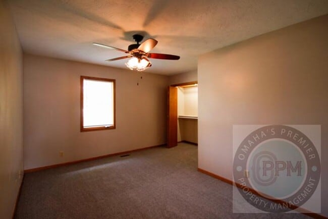 Building Photo - Comfortable 2 Bedroom/ 2 Bathroom Duplex |...