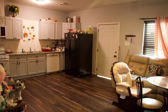 Building Photo - 8002 Cargill St