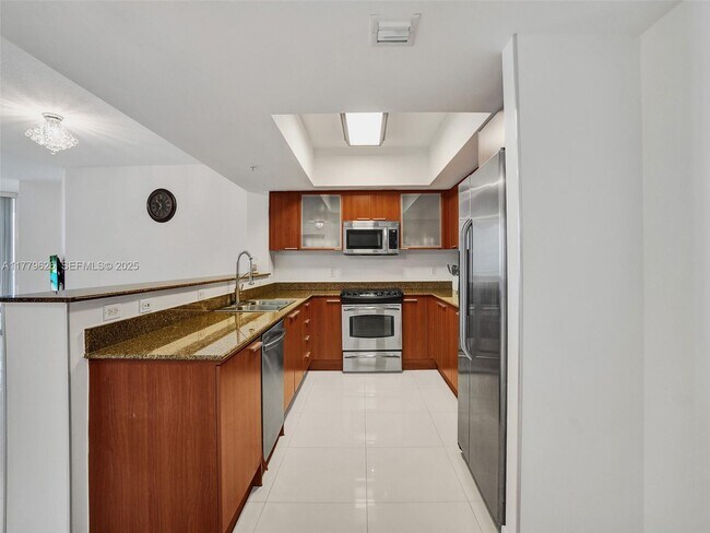 Building Photo - 16699 Collins Ave