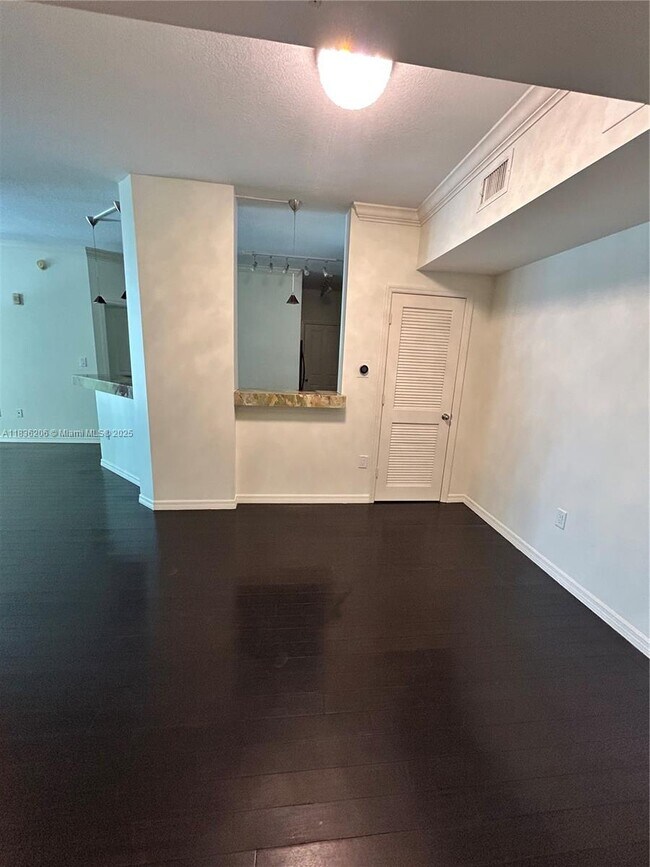 Building Photo - 9172 Collins Ave