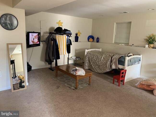 Building Photo - 43442 Katling Square