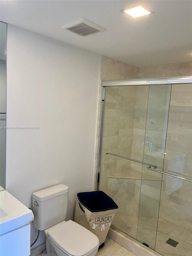 Building Photo - 17111 Biscayne Blvd