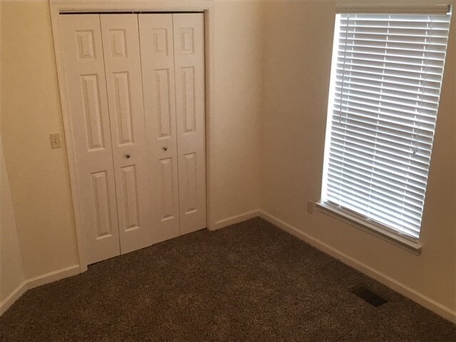 Building Photo - 408 Jameswood Ct