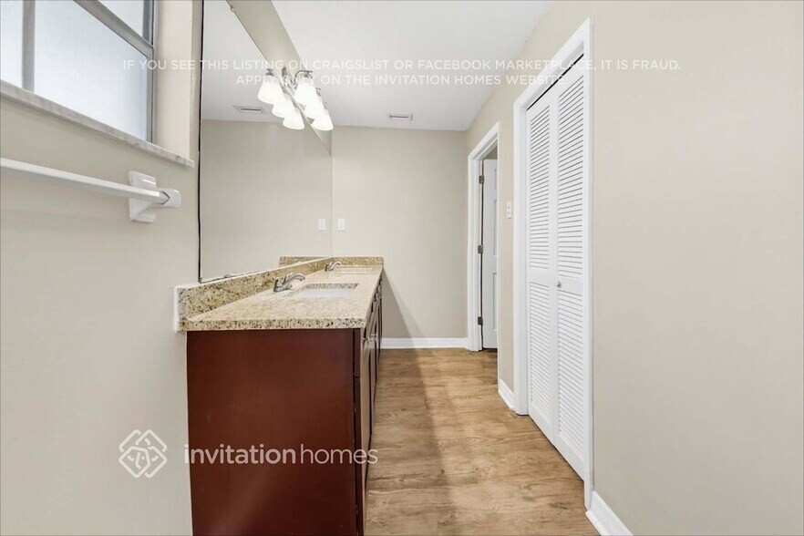 Building Photo - 4407 Orangewood Loop E