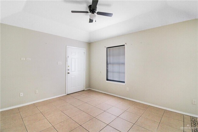 Building Photo - 413 Date Palm Ave