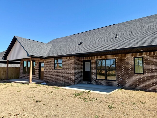 Building Photo - 509 Waggoner Ln