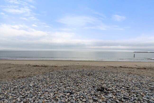 Building Photo - 46 Hawthorn Ave