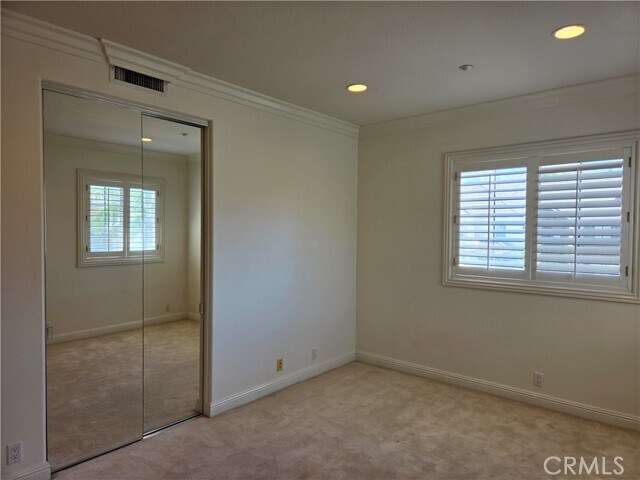 Building Photo - 17568 Cloverdale Way