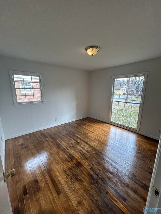 Building Photo - 603 Hal St NW