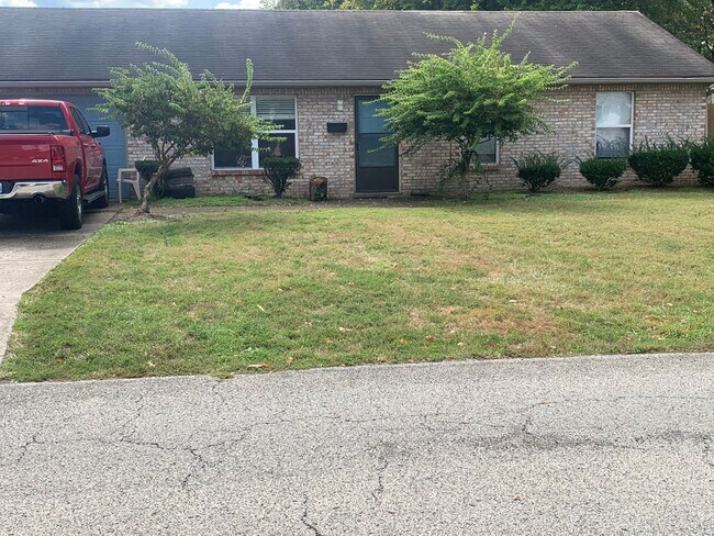 Building Photo - ?Spacious 3-Bedroom Home in Shively — Great Location!?