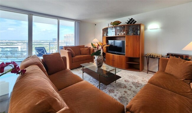 Building Photo - 2030 S Ocean Dr