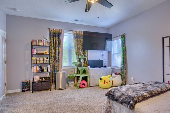 Building Photo - 328 Adobe Ln