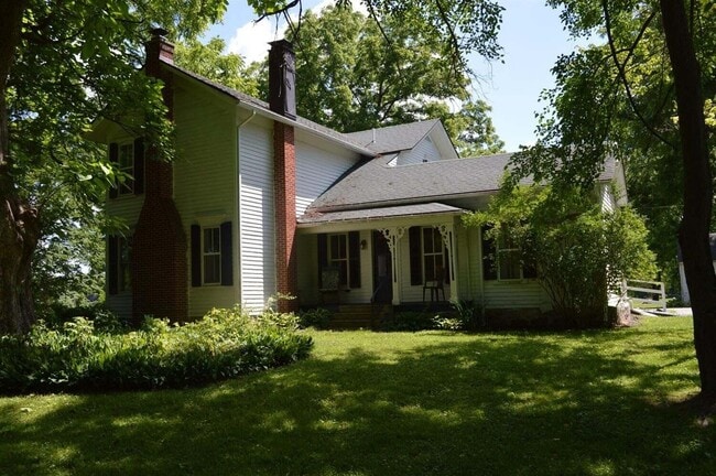 Building Photo - 4561 N Lake Rd