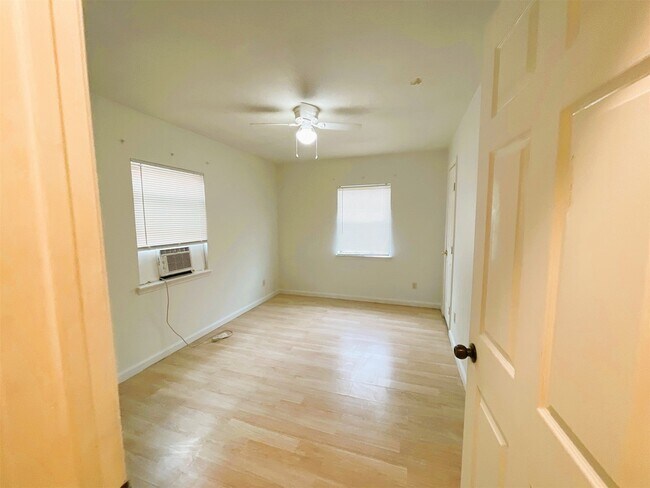 Primary Photo - 3815 Drew St