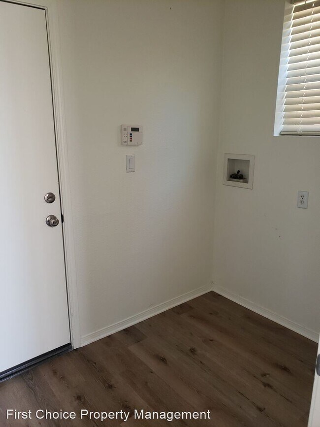 Building Photo - 4 br, 3 bath House - 1599 Alberhill Street