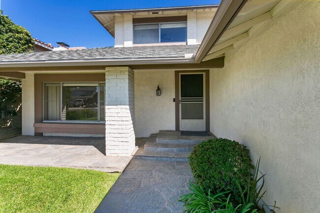 Building Photo - Upgraded Pool Home in Wonderful Mission Vi...