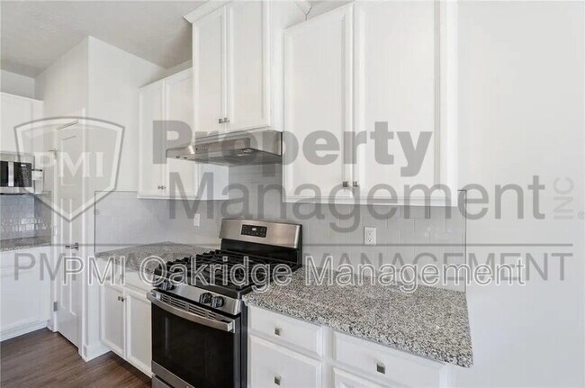 Building Photo - 414 Sydney Dr