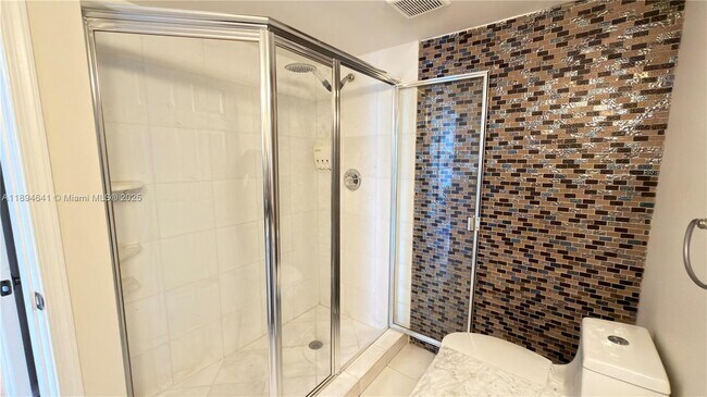 Building Photo - 3530 Mystic Pointe Dr